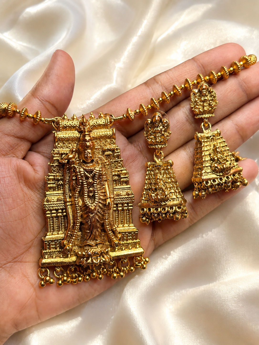 Meenakshi Temple Pendant Necklace Set